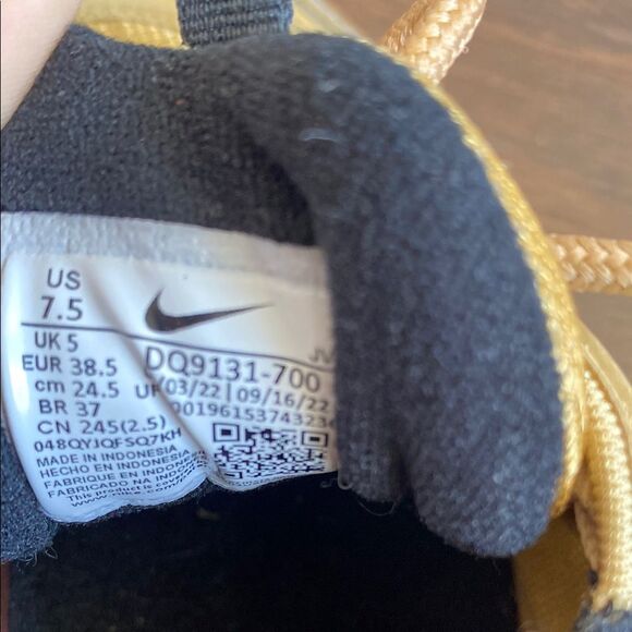 Nike Air Max 97 OG Golden Bullet - Picture 2 of 9